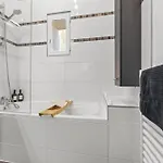 L'ecrin De J Grand T3 Lumineux Balcon 5min Gare Arenes Apartman