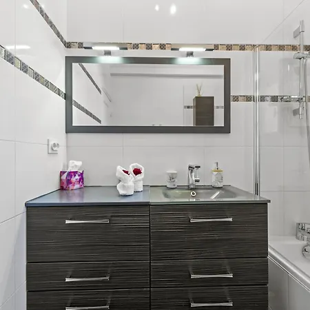 L'ecrin De J Grand T3 Lumineux Balcon 5min Gare Arenes 아파트 *